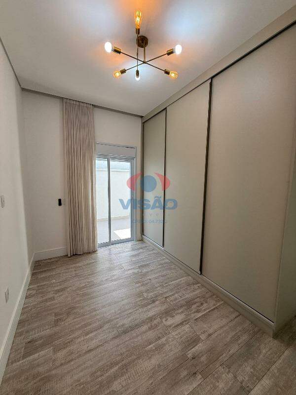 Casa em condomínio à venda no Jardins do Império: