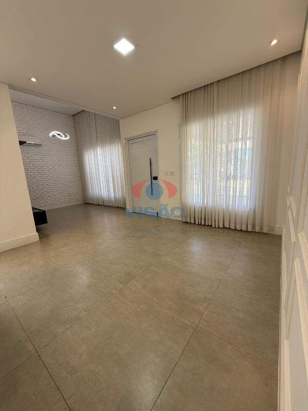 Casa em condomínio à venda no Jardins do Império: 