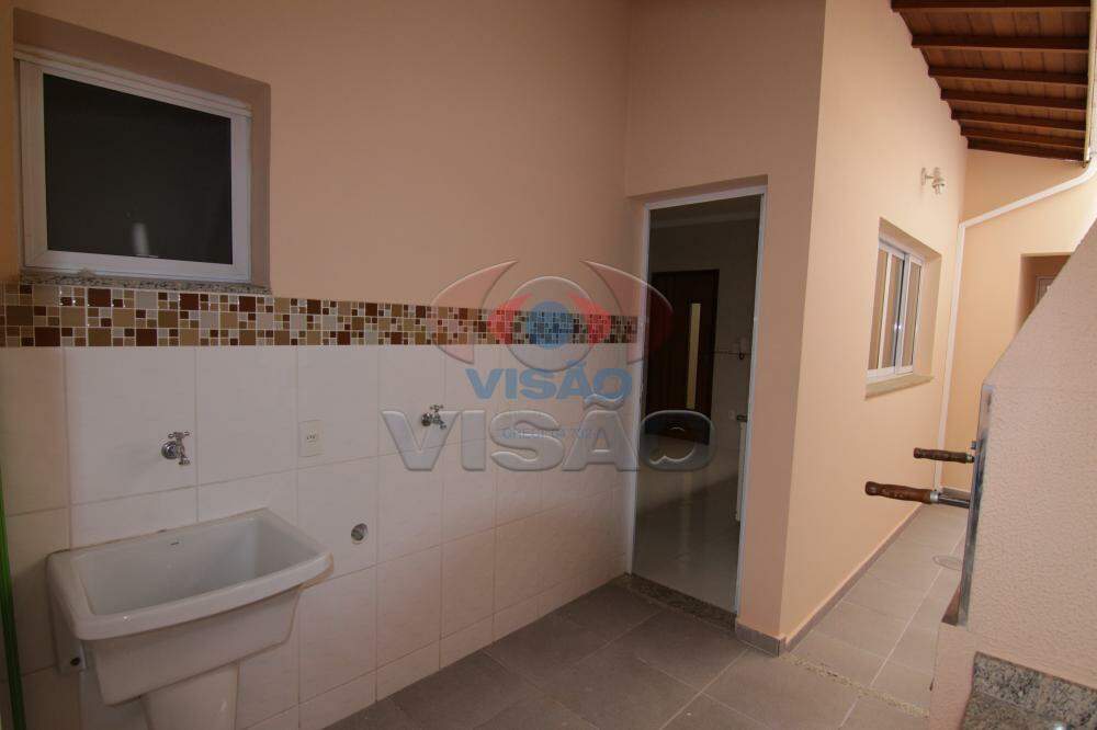 Casa à venda no Centro: área de serviço