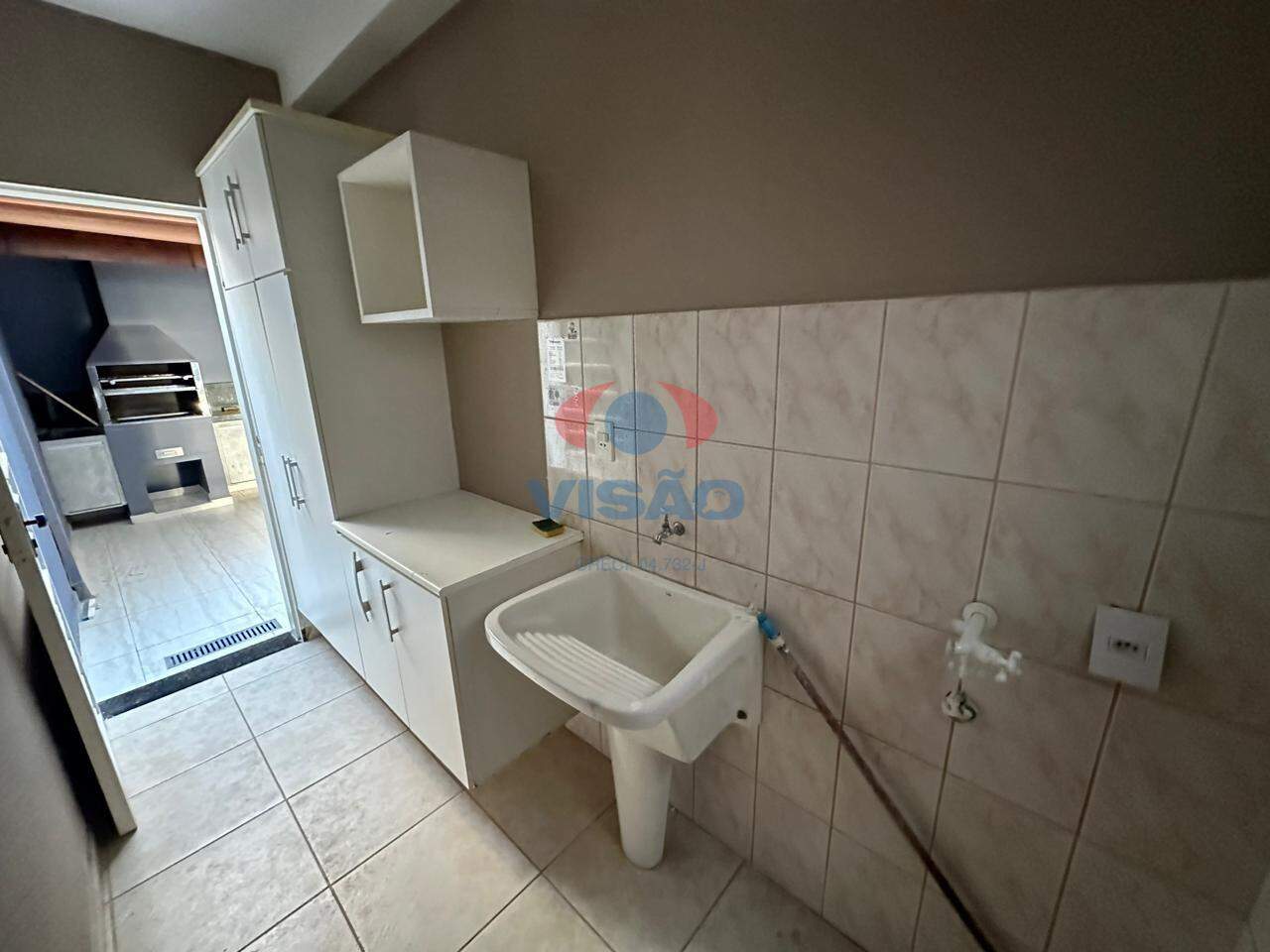 Casa em condomínio para aluguel no Portal das Acácias: 