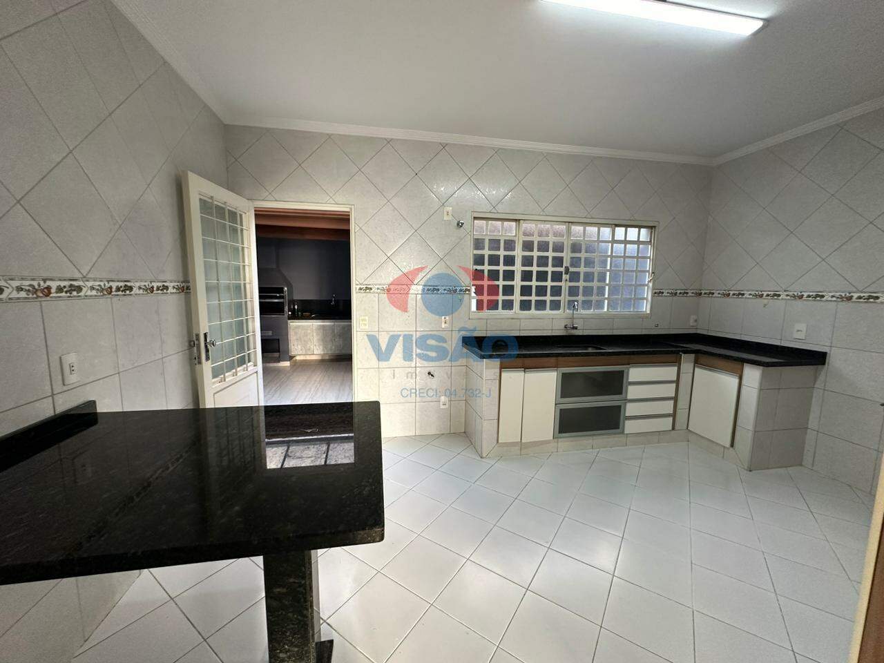 Casa em condomínio para aluguel no Portal das Acácias: 