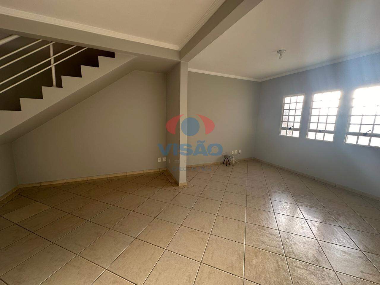 Casa em condomínio para aluguel no Portal das Acácias: 
