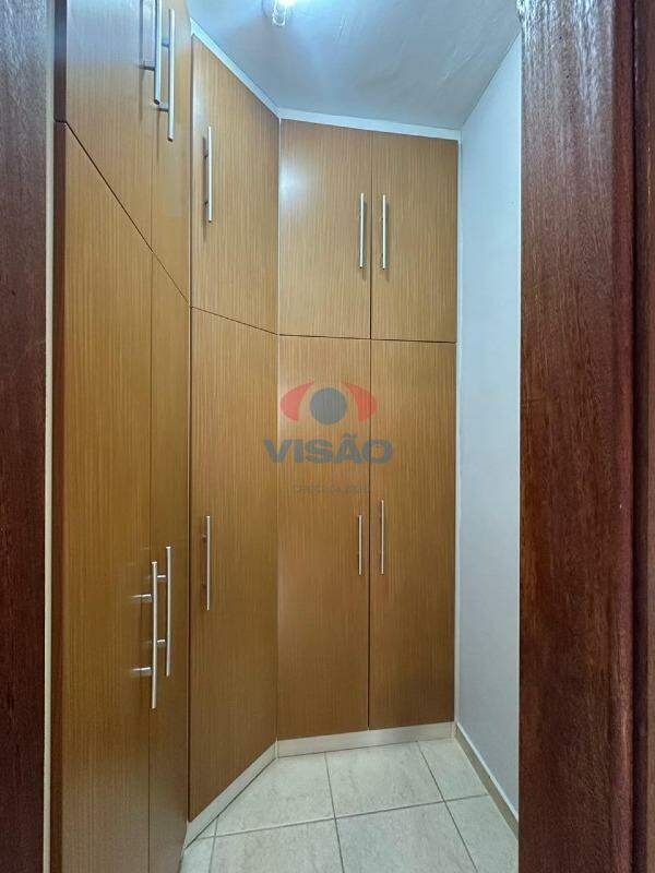 Casa em condomínio para aluguel no Portal das Acácias: 