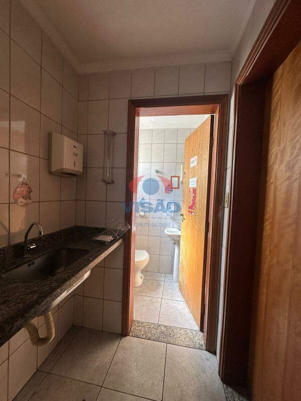 Salão para aluguel no Vila Vitória II: 