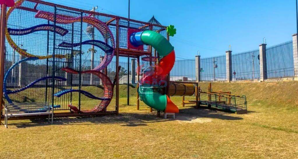 Terreno em condomínio à venda no Parque Villa dos Pinheiros: