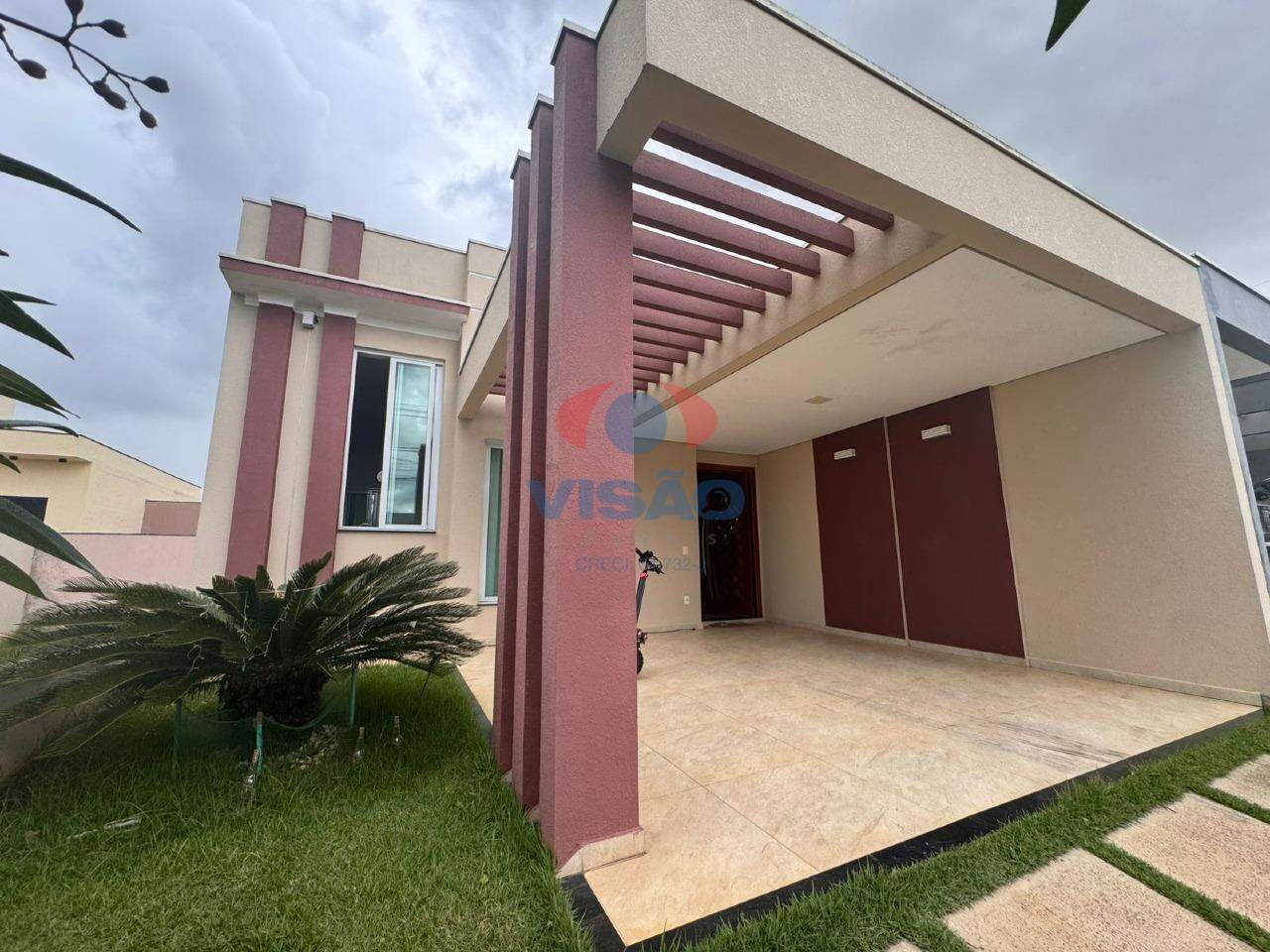 Casa em condomínio à venda no Jardins do Império: 