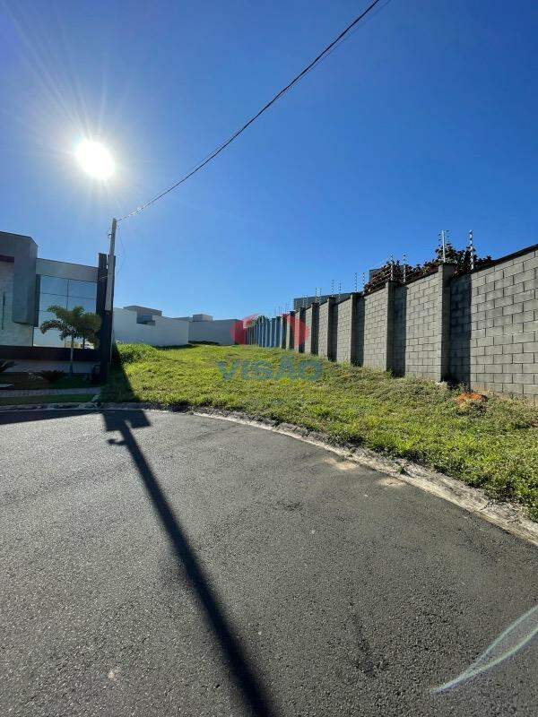 Terreno em condomínio à venda no Jardim Laguna: 