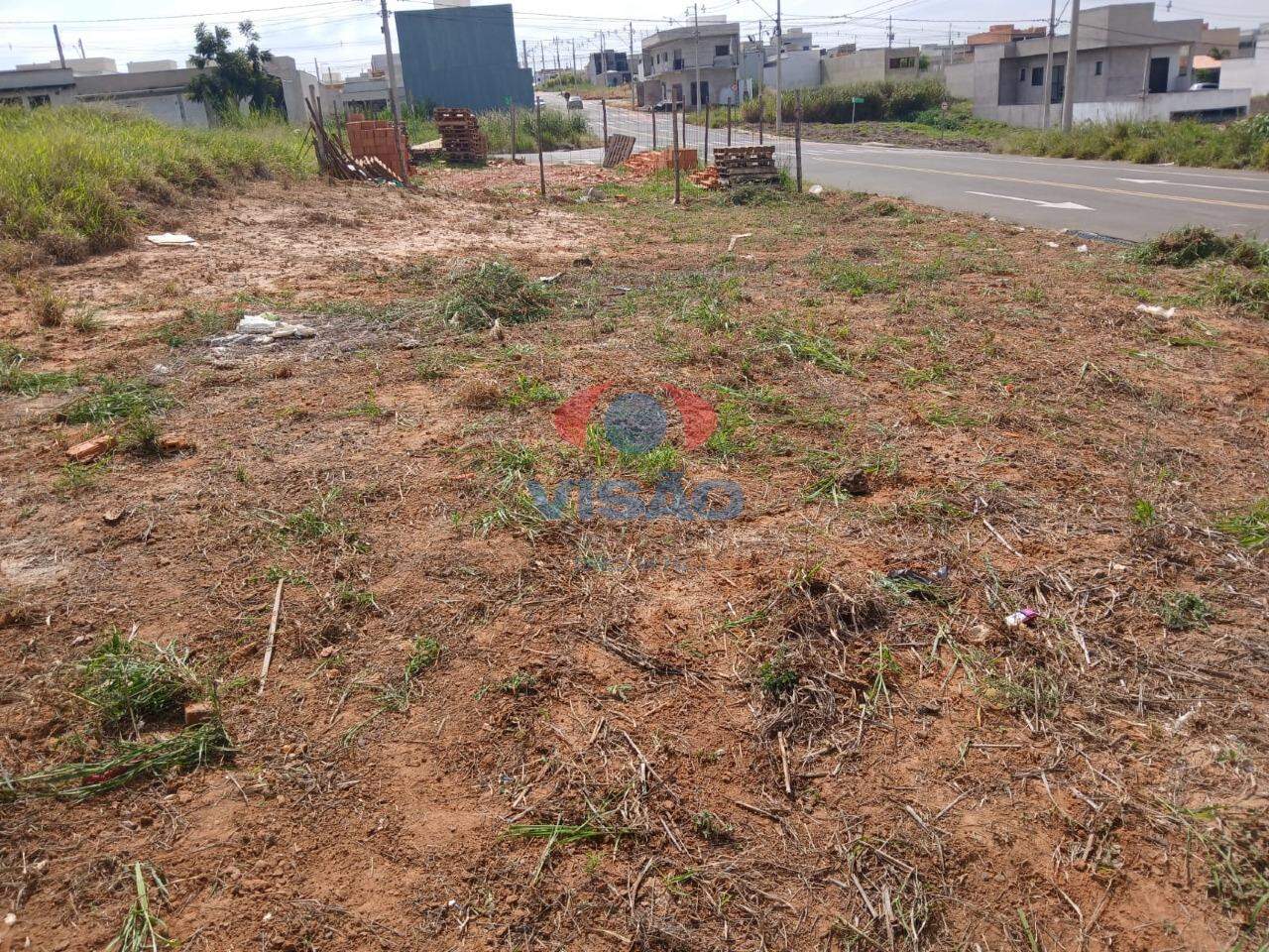 Terreno à venda no Parque Barnabé: 
