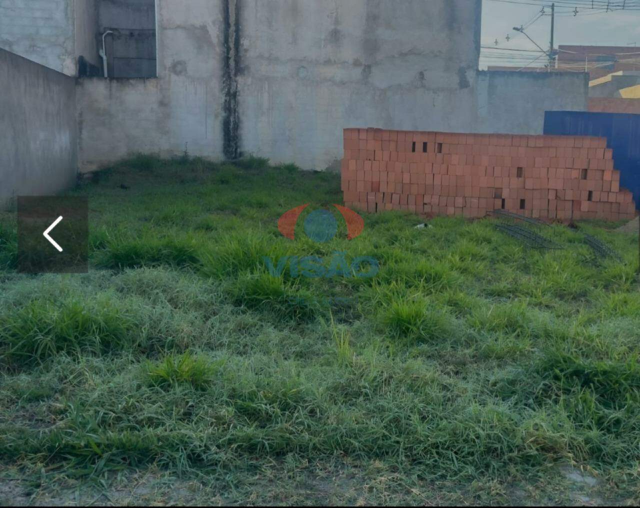 Terreno à venda no Parque Residencial Sabiás: