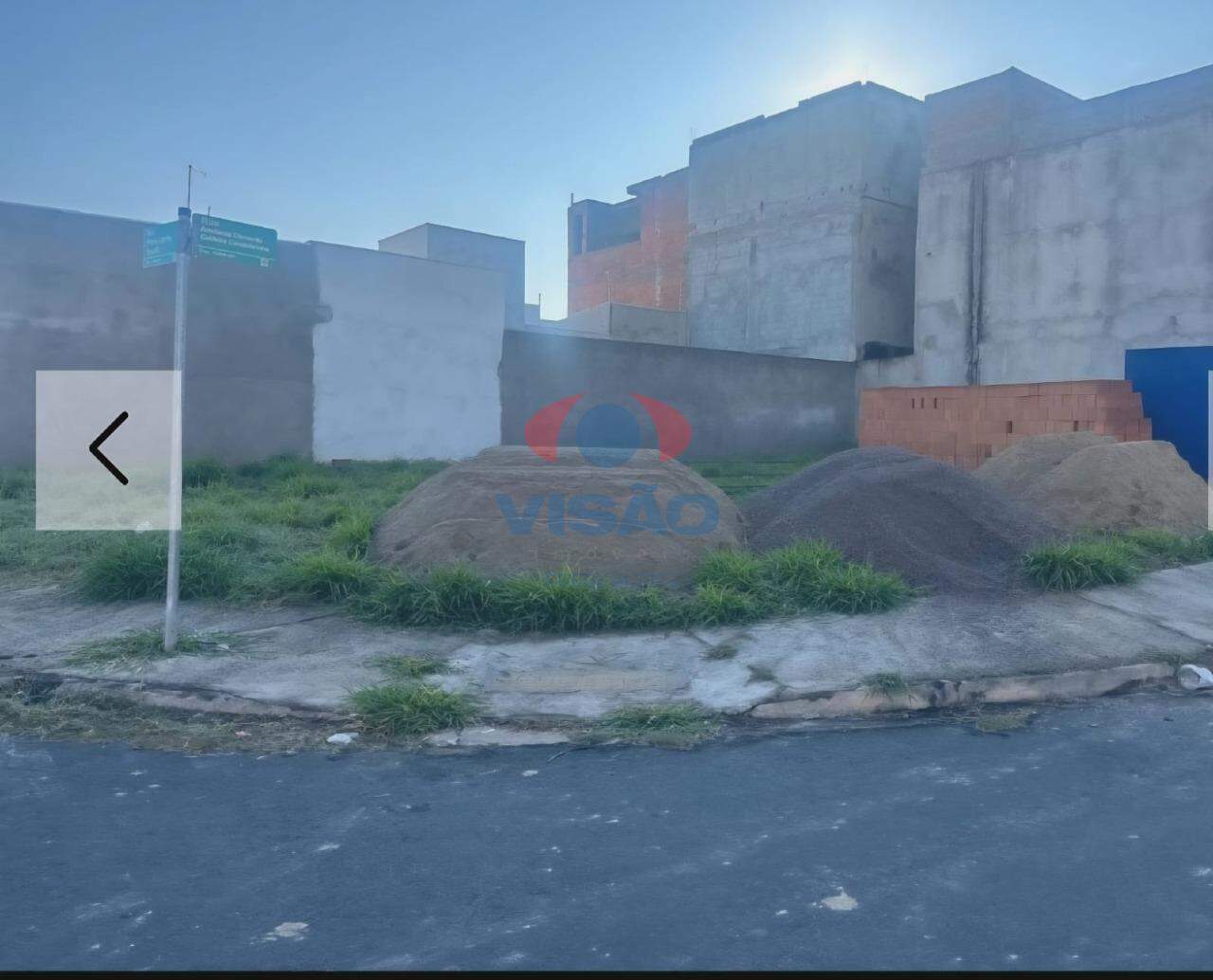 Terreno à venda no Parque Residencial Sabiás: 