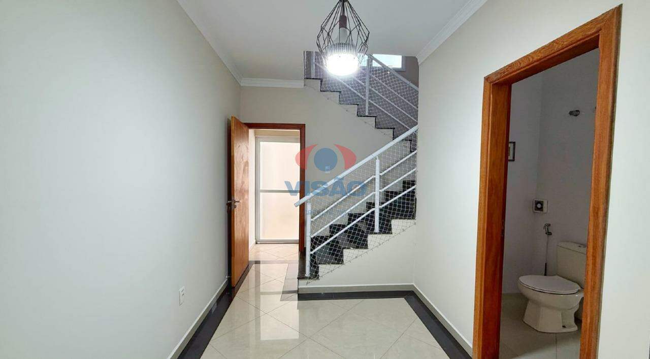 Casa em condomínio para aluguel no Jardim Portal de Itaici: 