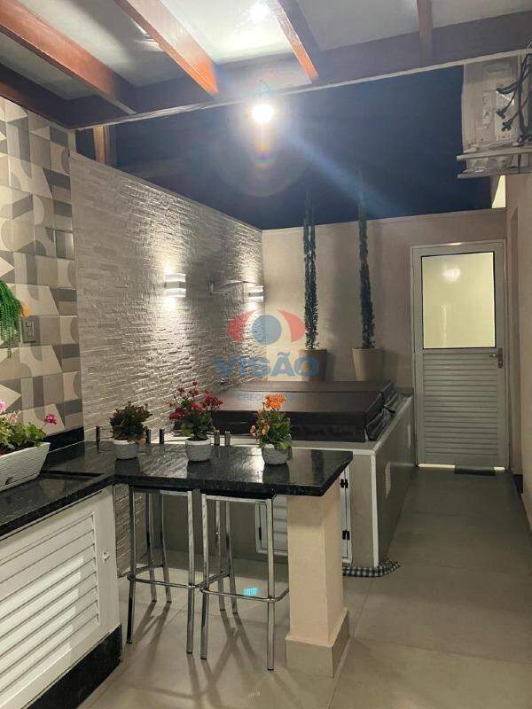 Casa em condomínio à venda no Vila Suíça: