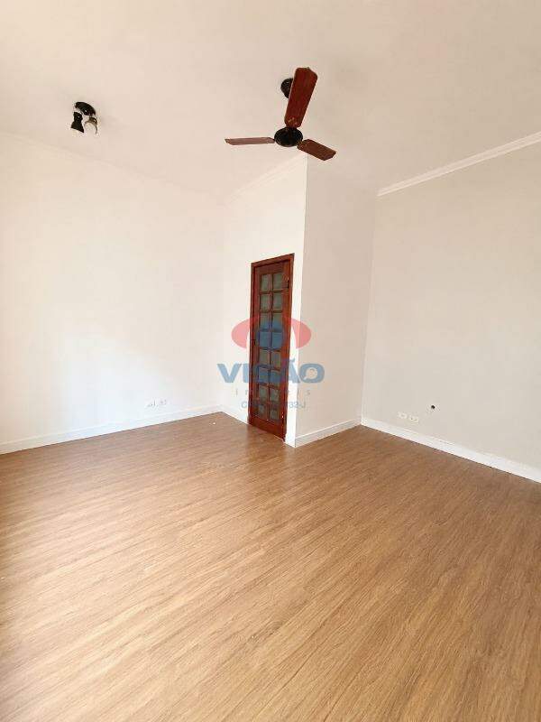 Sala para aluguel no Centro: 