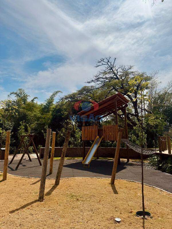 Terreno em condomínio à venda no Jardim Casablanca: