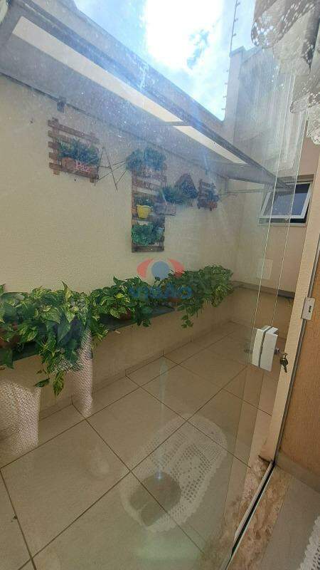 Casa à venda no Jardim Esplanada II: 