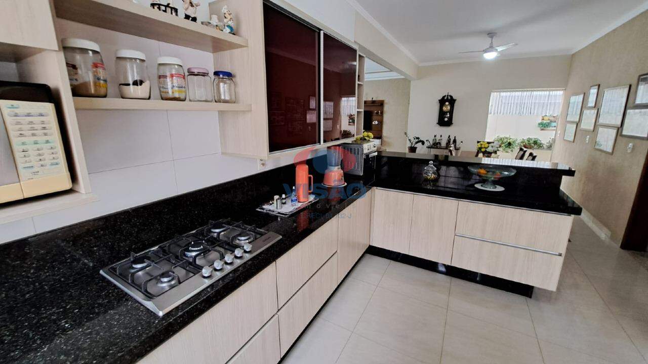 Casa à venda no Jardim Esplanada II: 
