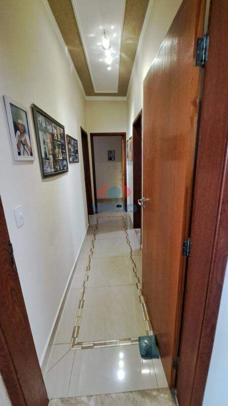 Casa à venda no Jardim Esplanada II: 