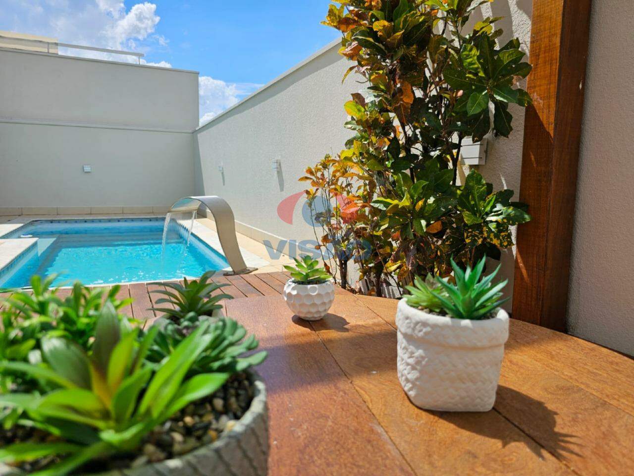 Casa em condomínio à venda no Jardim Residencial Maria Dulce: 