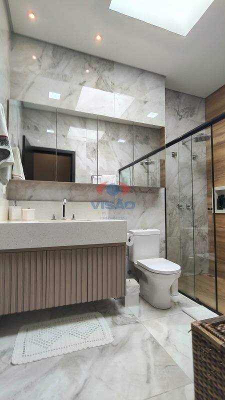 Casa em condomínio à venda no Jardins do Império: 