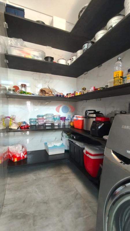 Casa em condomínio à venda no Jardins do Império: 