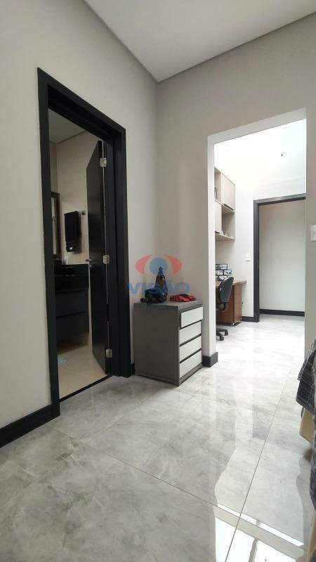 Casa em condomínio à venda no Jardins do Império: 