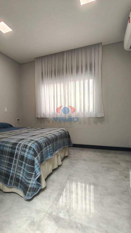 Casa em condomínio à venda no Jardins do Império: 