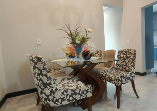 Casa em condomínio à venda no Jardins do Império: 