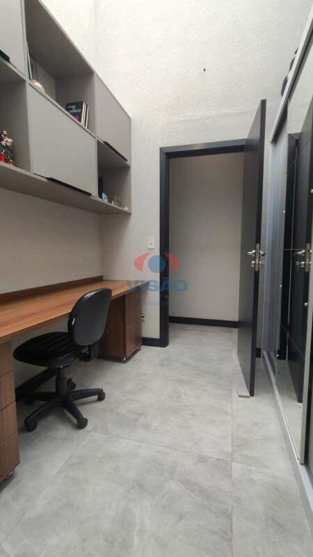 Casa em condomínio à venda no Jardins do Império: 