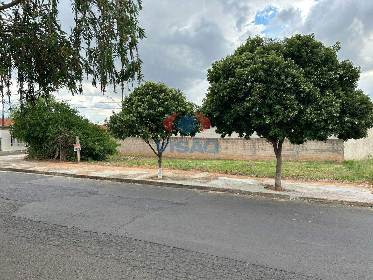 Terreno à venda no Jardim Regina: 
