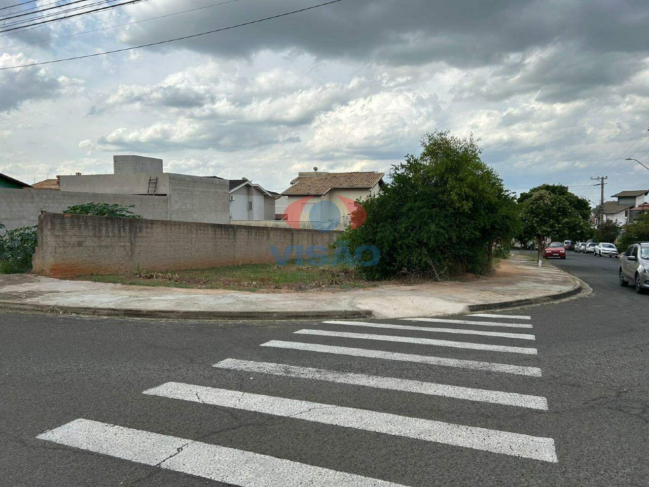 Terreno à venda no Jardim Regina: 