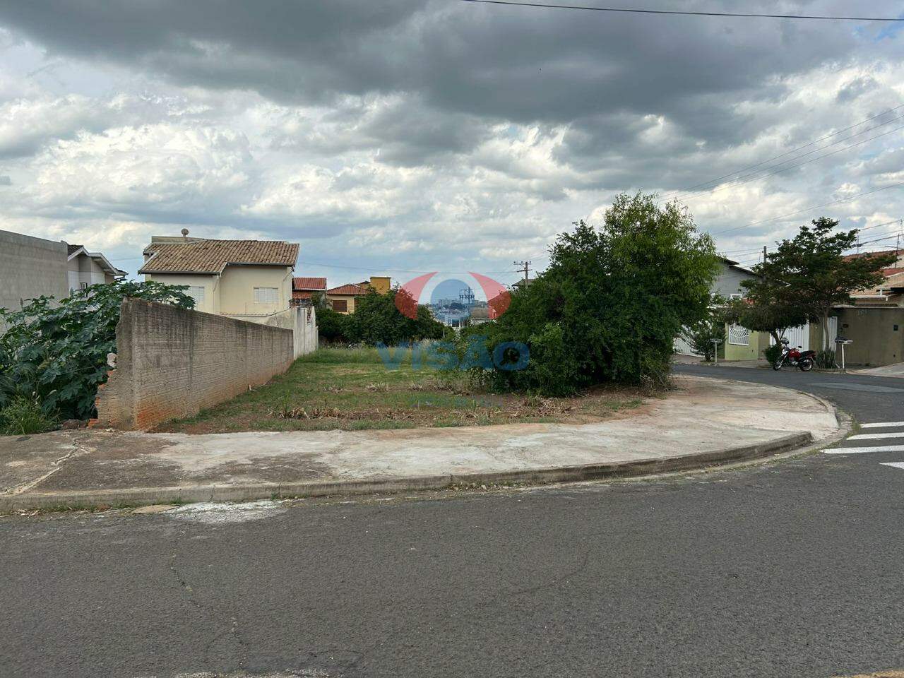 Terreno à venda no Jardim Regina: 