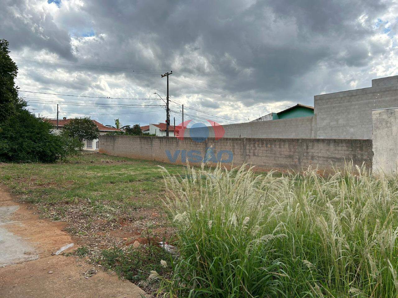 Terreno à venda no Jardim Regina: 