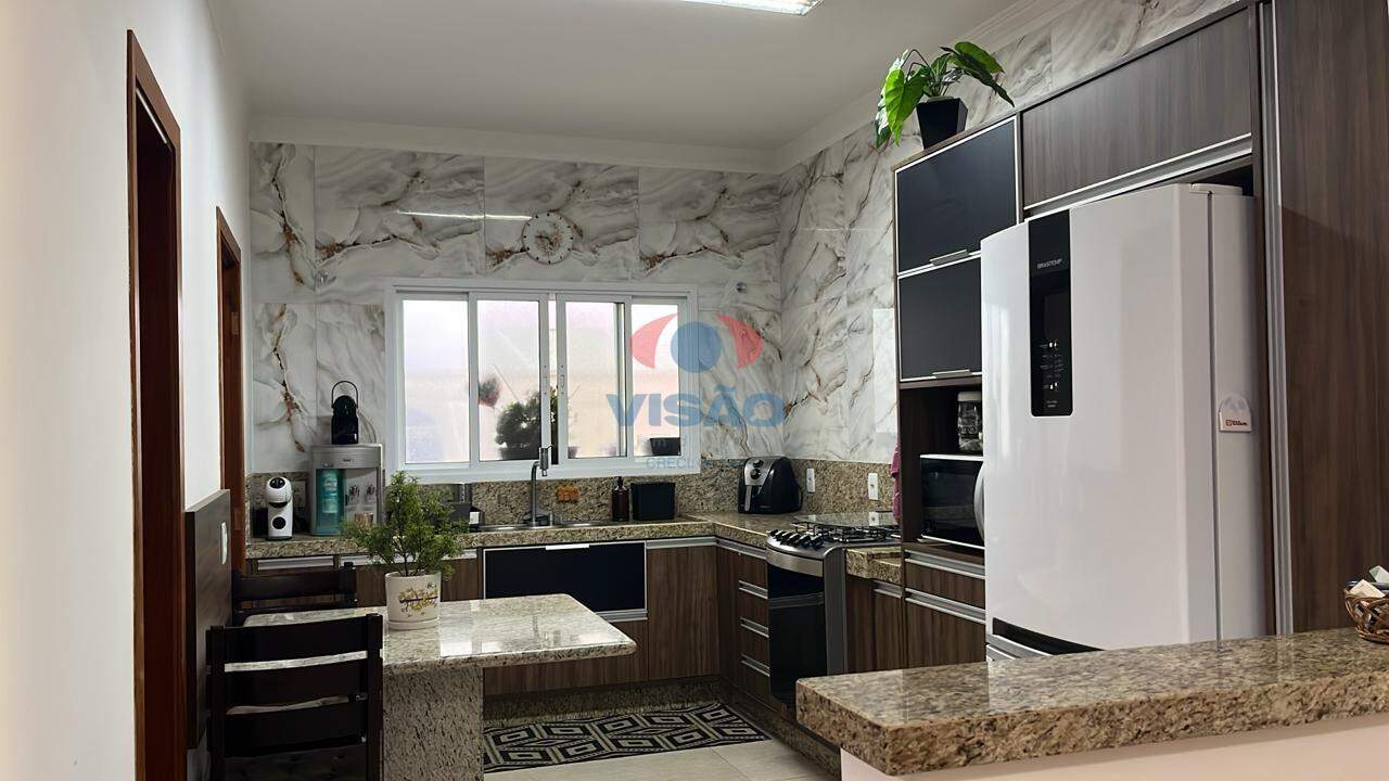 Casa em condomínio à venda no Residencial Beira da Mata: