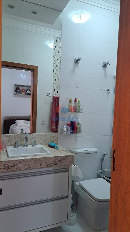 Casa em condomínio à venda no Residencial Beira da Mata: