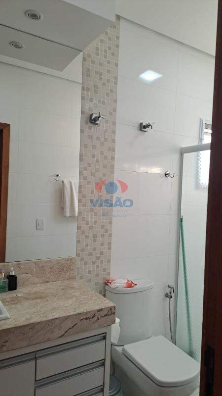 Casa em condomínio à venda no Residencial Beira da Mata: