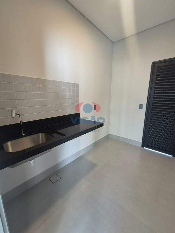 Casa em condomínio à venda no Residencial London Park:
