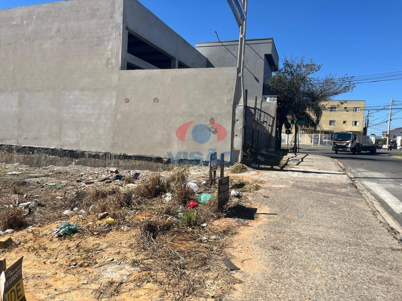 Terreno à venda no Jardim dos Colibris: 