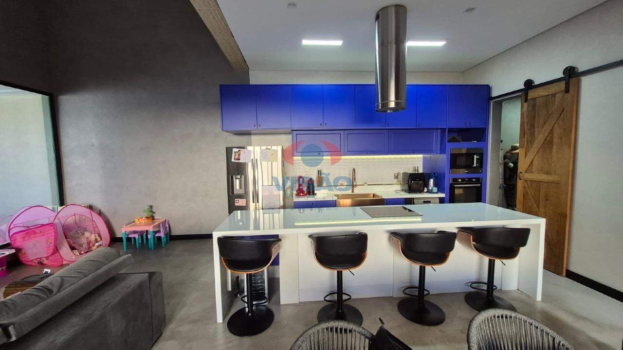 Casa em condomínio à venda no Jardins do Império: 