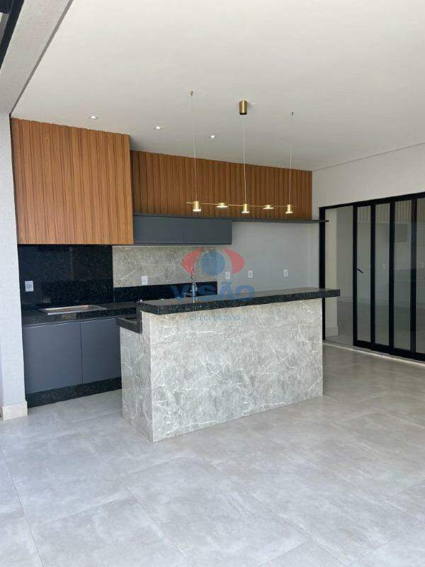 Casa em condomínio à venda no Jardim Esplanada: