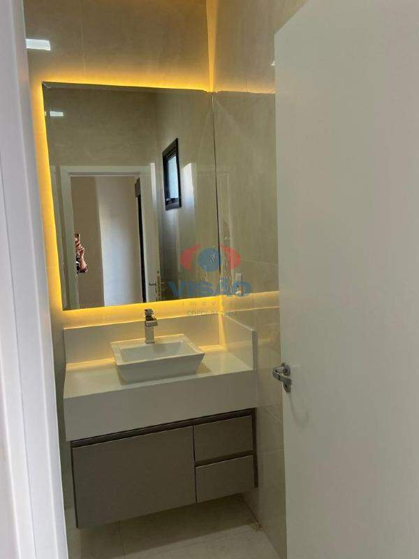 Casa em condomínio à venda no Jardim Esplanada: