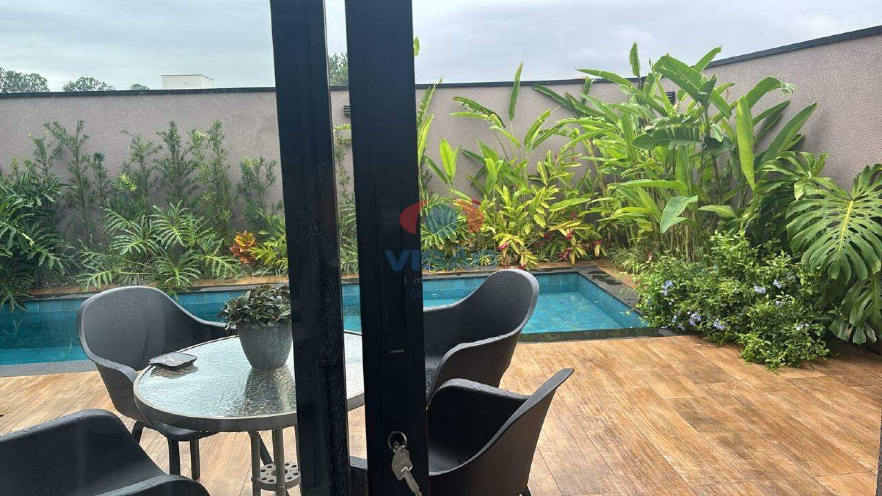 Casa em condomínio à venda no Jardim Villa Sapezal: