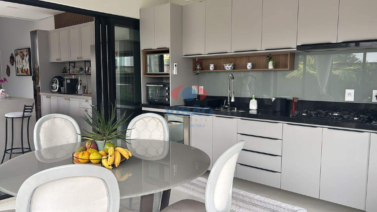 Casa em condomínio à venda no Jardim Villa Sapezal: