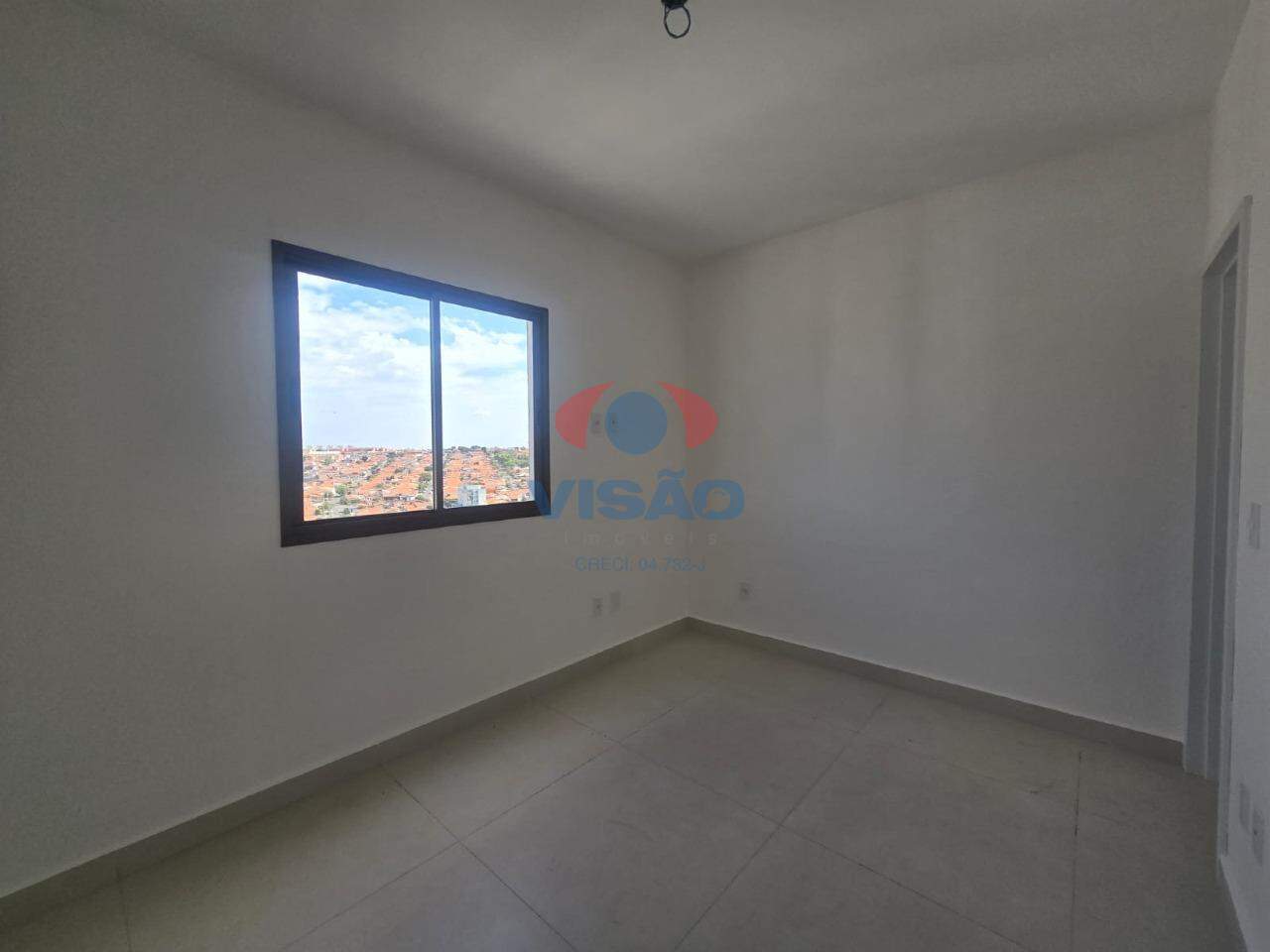Apartamento à venda no Jardim Santiago: 
