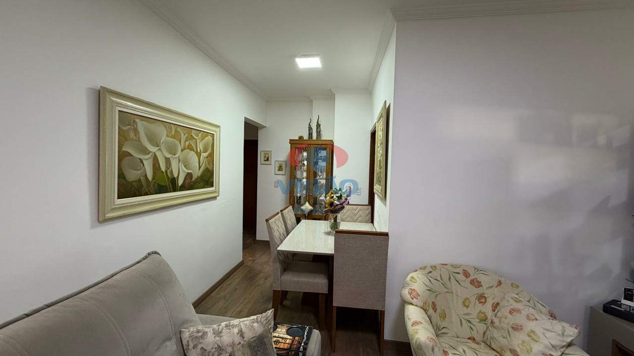 Apartamento à venda no Jardim Santiago: 