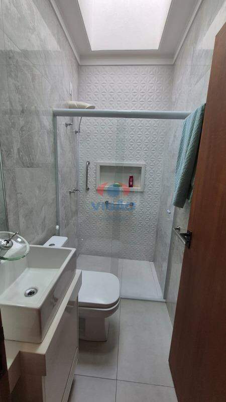Casa em condomínio à venda no Jardins do Império: