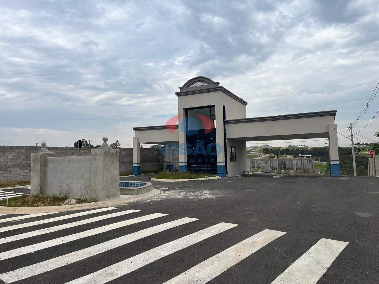 Terreno em condomínio à venda no Barroquinha: 