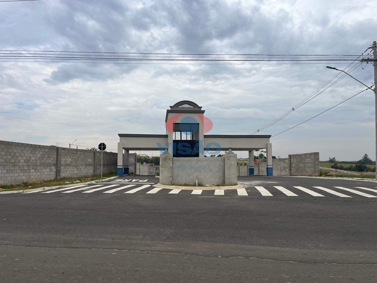 Terreno em condomínio à venda no Barroquinha: 