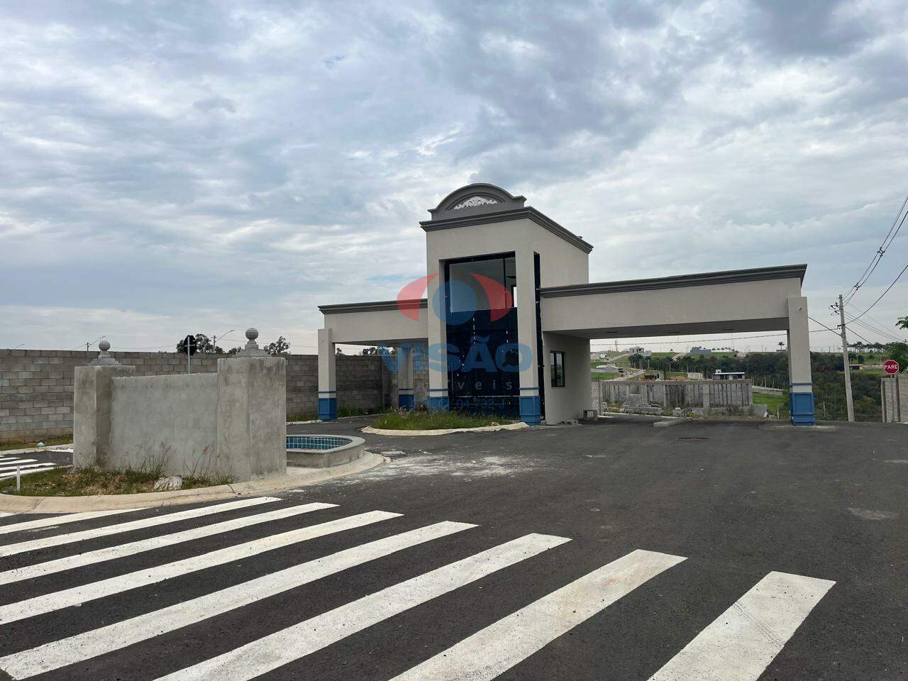 Terreno em condomínio à venda no Barroquinha: 