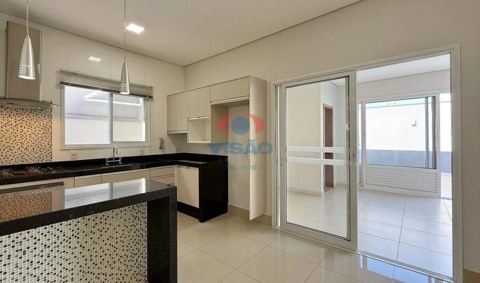 Casa - Sobrado à venda no Jardim Residencial Dona Lucilla: 