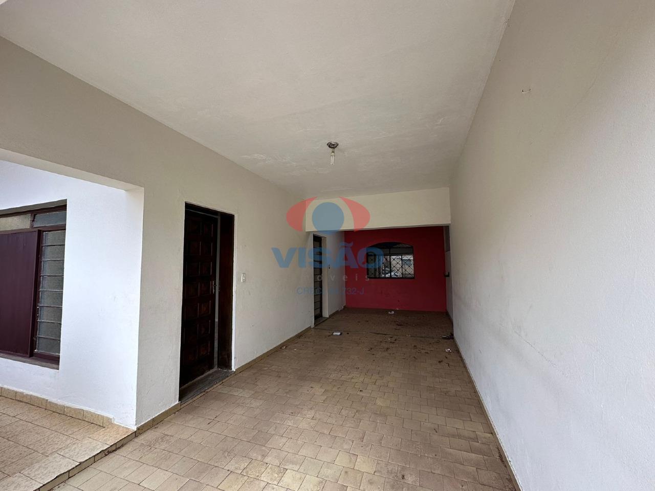 Casa para aluguel no Jardim Dom Bosco: garagem